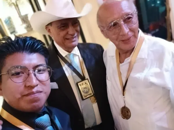Participación en encuentro formal